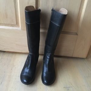 Black kickstand riding boots